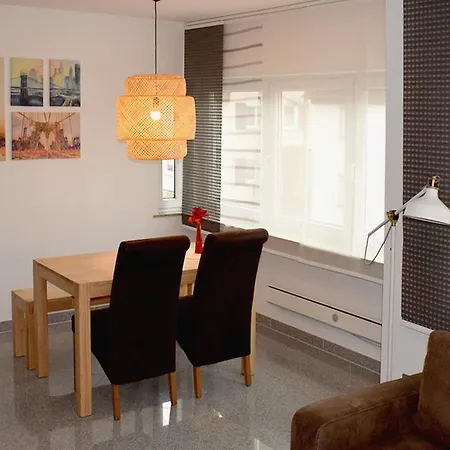 Daire Luxury-wohnung Mit 2 Schlafzimmer